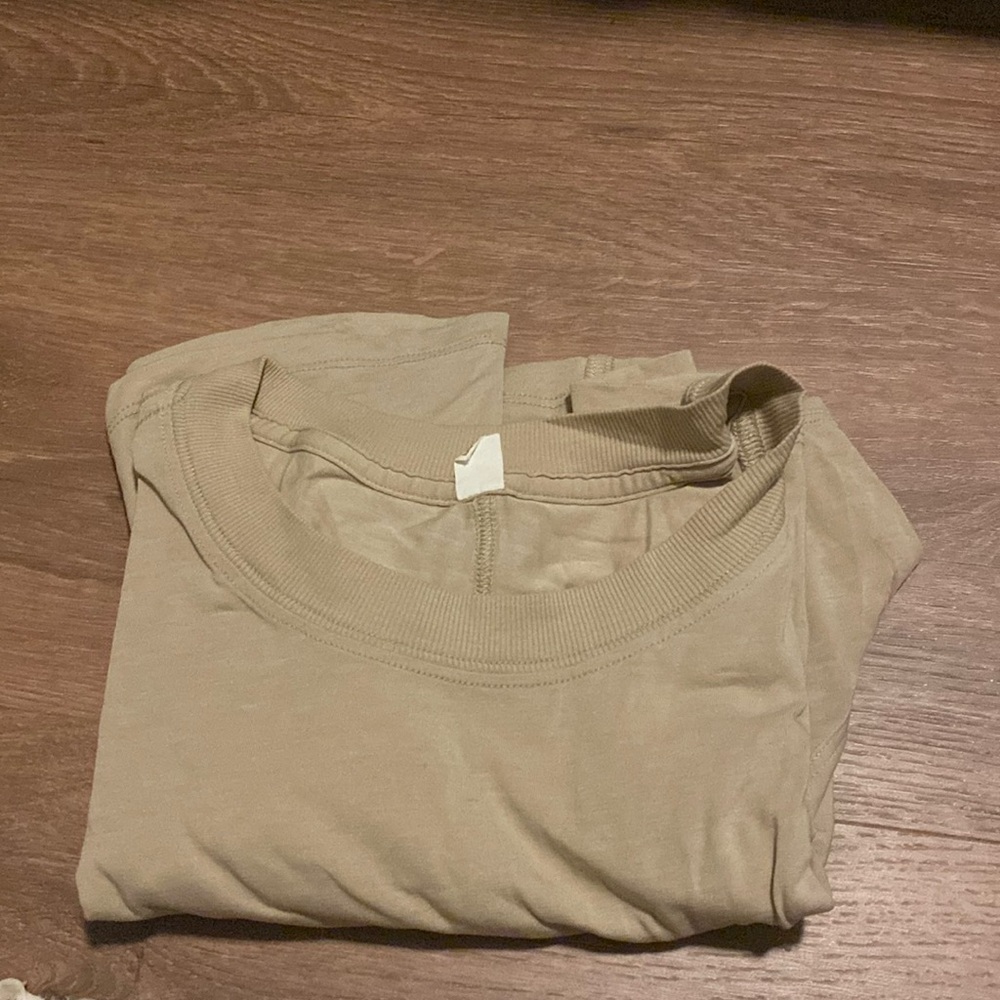 lulu crew neck t